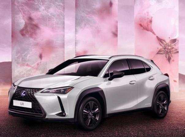 Als Ergänzung des Sondermodells UX KURO präsentiert Lexus passend zum Start des Frühlings das neue Sondermodell UX SAKURA, welches auf 21 Fahrzeuge in der Schweiz limitiert ist. 